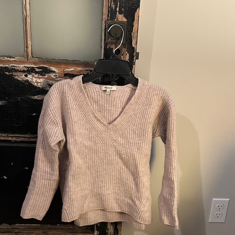 Madewell Women's V-Neck Sweater in Light Pink